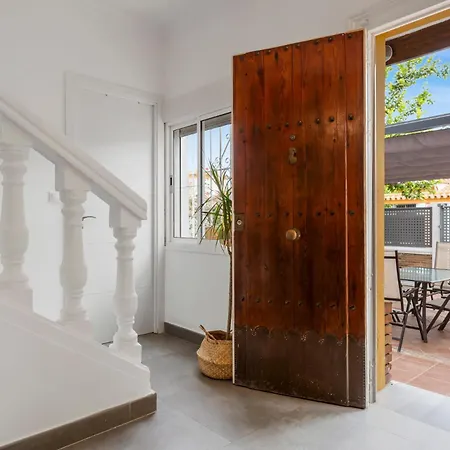 Charming 3 Bedroom House With 2 Terraces Malaga