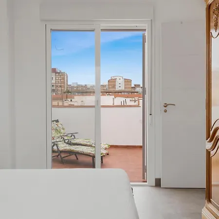 Holiday home Charming 3 Bedroom House With 2 Terraces *