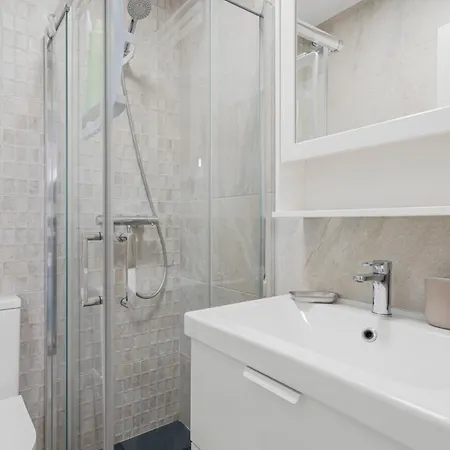 Charming 3 Bedroom House With 2 Terraces Holiday home
